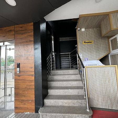 Hotel Amsher Suit Lulu Mall Road Kochi Esterno foto