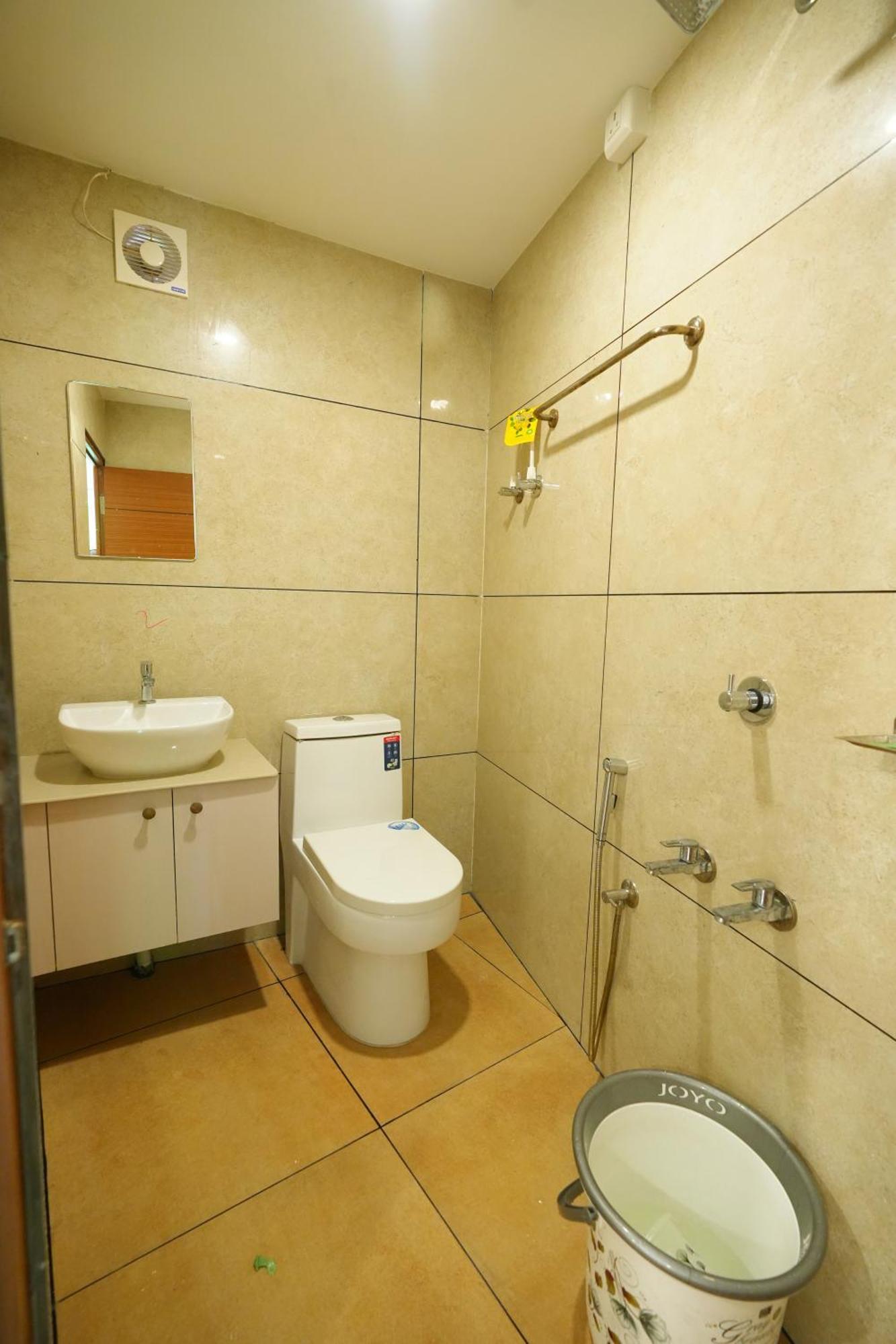 Hotel Amsher Suit Lulu Mall Road Kochi Esterno foto