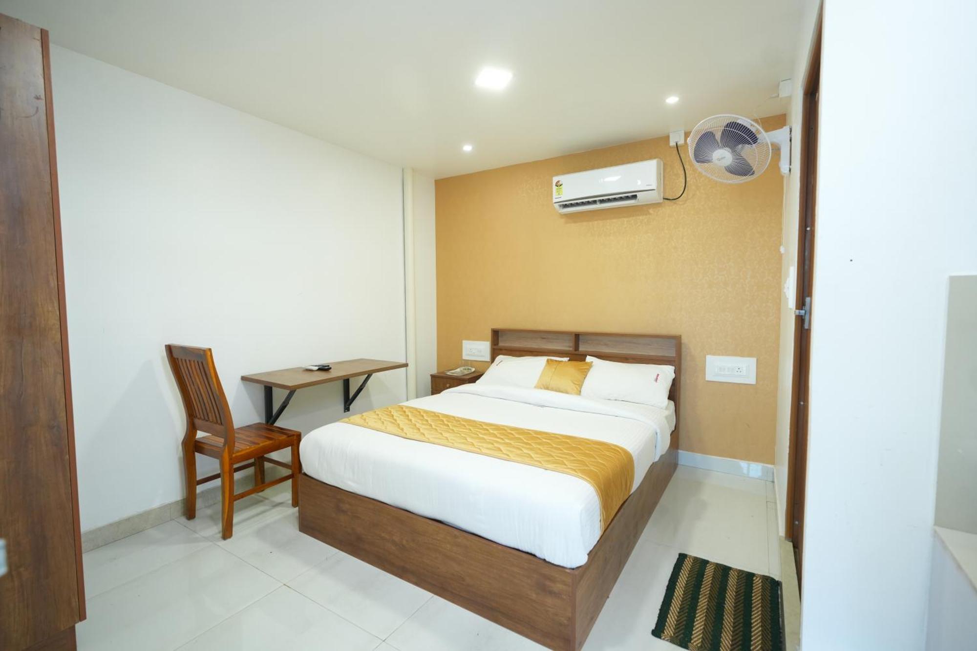 Hotel Amsher Suit Lulu Mall Road Kochi Esterno foto